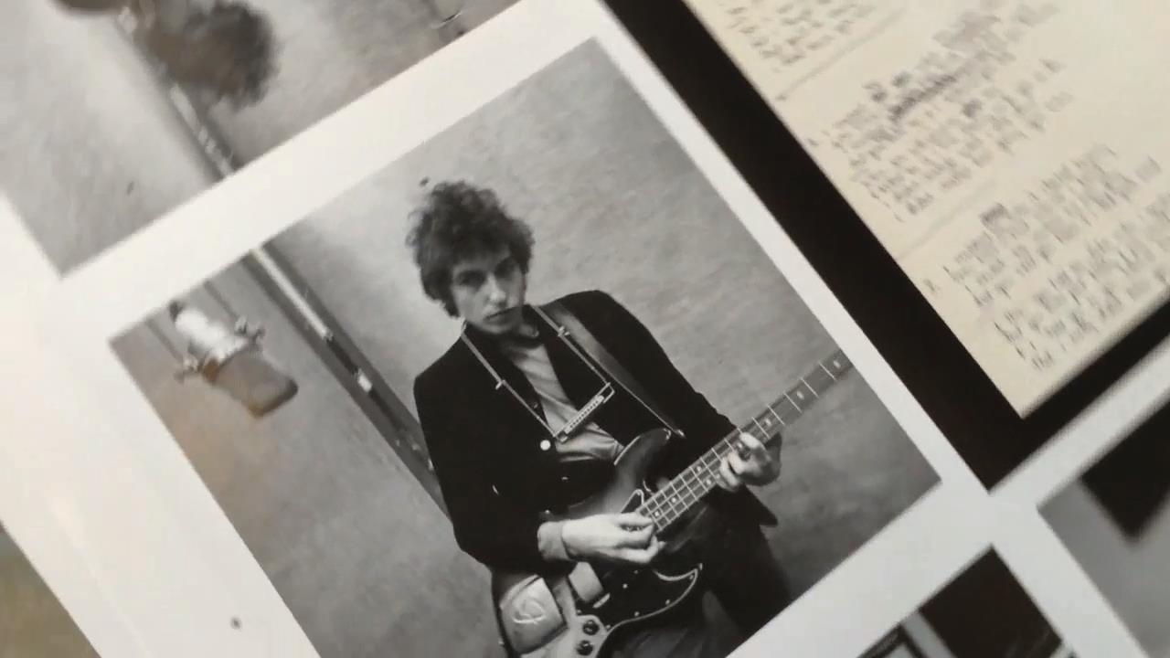 Bob Dylan ‘The Cutting Edge 1965-1966’ – The Making of ‘Mixing Up the Medicine’ Photo Book